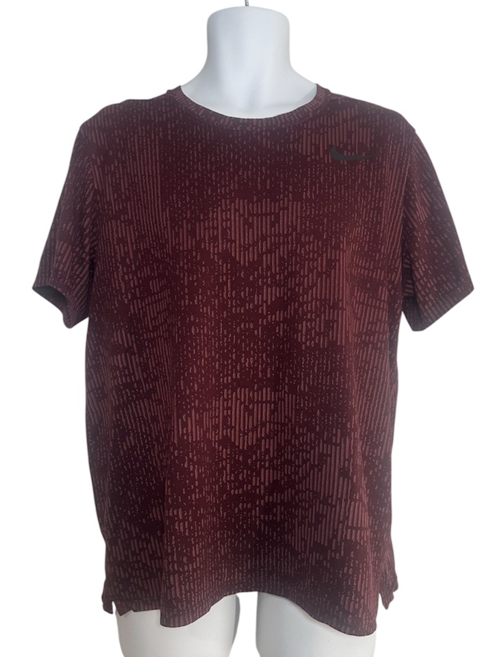 Nike Dri-Fit Maroon Textured Performance Tee Standard Fit Mens Large